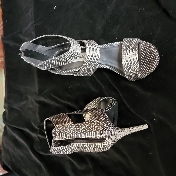 NWOT STEVE MADDEN HIGH HEELS - Picture 4 of 12